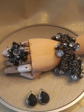 Black Teardrop Earrings & Chunky Crystal Bracelet With Ring Set